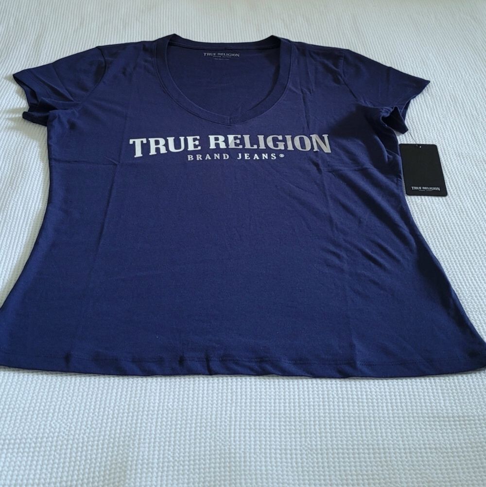 True Religion🙏 Split V-Neck Tee💙 - NWT - Picture 10 of 16